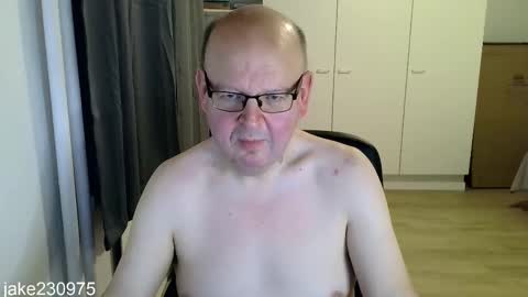 Snapshot of jake230975 chatting on December 5, 8:27 pm Jake2309 online show from December 5, 8:27 pm