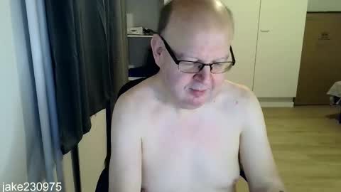 Snapshot of jake230975 chatting on December 14, 8:35 pm Jake2309 online show from December 14, 8:35 pm