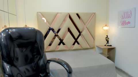 JAKE online show from February 5, 8:35 pm