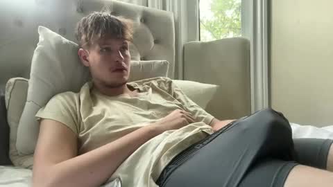 jake_jackson1 online show from May 27, 4:26 pm