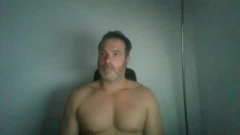 jam3s5959 online show from May 3, 12:22 pm
