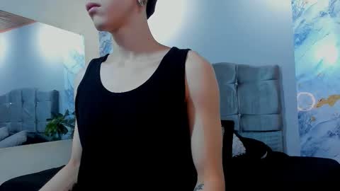 james_adamss_ online show from March 10, 12:43 pm