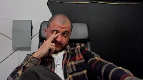 JamesMyers online show from April 19, 3:39 am