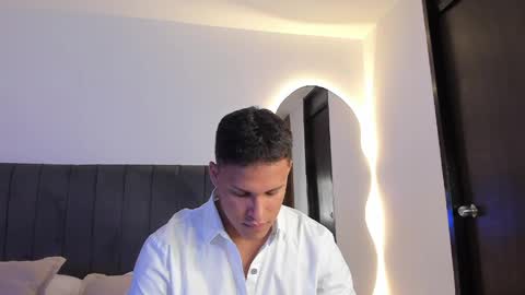 Snapshot of jamesowenn chatting on March 26, 8:47 pm James Owenn online show from March 26, 8:47 pm