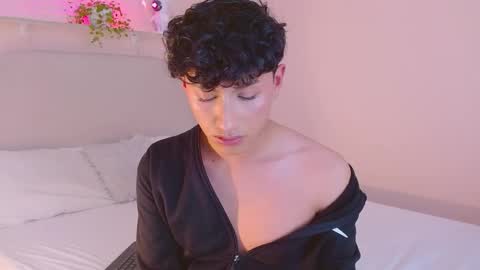 Jamie femboy online show from November 25, 1:27 am