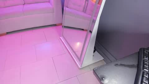 Janinne  online show from February 12, 10:54 am