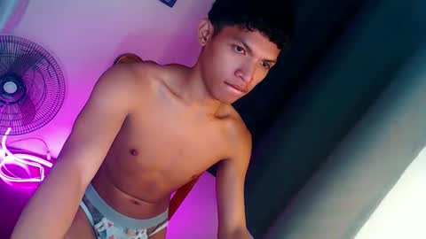 janlloyd04 online show from March 9, 1:37 pm