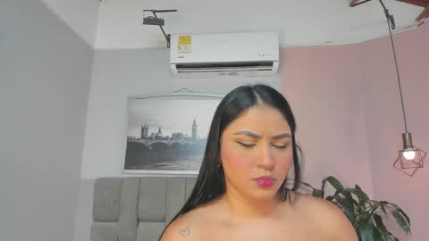 Snapshot of janna_lopezz chatting on November 7, 11:10 am Janna online show from November 7, 11:10 am