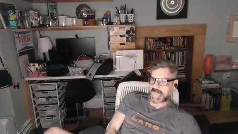 Snapshot of jareth_returns chatting on March 29, 3:28 am jareth_returns online show from March 29, 3:28 am