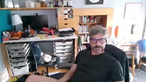 jareth_returns online show from June 8, 9:04 pm