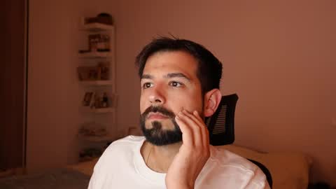 Snapshot of jarod3426 chatting on April 8, 6:52 pm JAROD online show from April 8, 6:52 pm