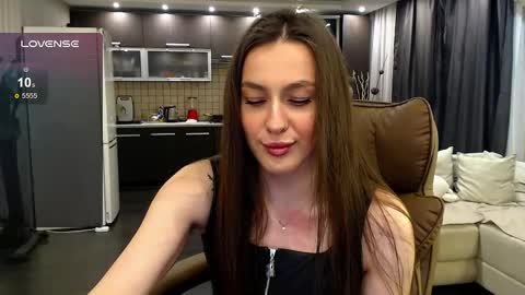 Snapshot of jasmine_doll_ chatting on June 5, 9:31 pm Jasmine online show from June 5, 9:31 pm