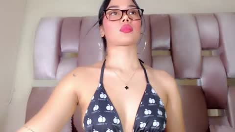 Jazmin online show from July 31, 12:10 am