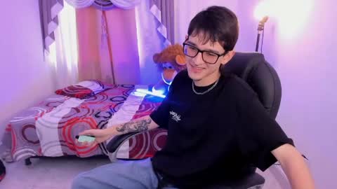 Jaxvance online show from May 30, 2:47 pm