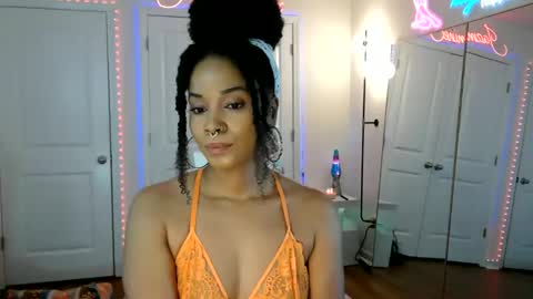 Snapshot of jazminefox chatting on May 16, 4:39 pm Jazmine Fox online show from May 16, 4:39 pm