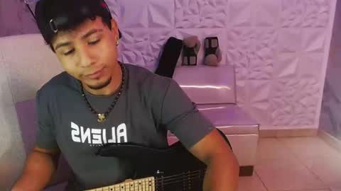 jbarto_ online show from June 1, 3:14 pm