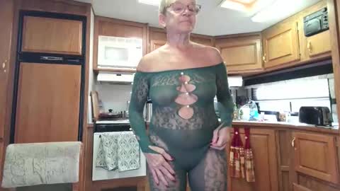 JCcurves online show from March 12, 11:11 pm