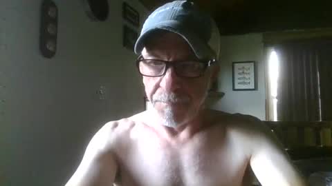 jdgiddy69 online show from June 15, 9:50 pm