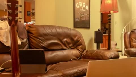 JDinEuless online show from October 24, 6:26 pm