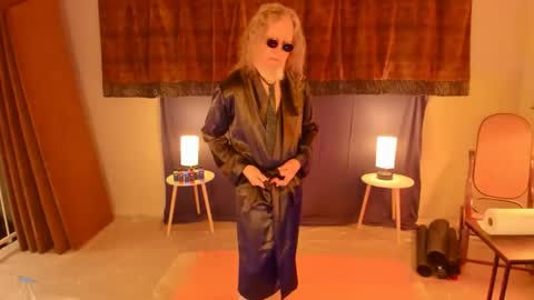 JDinEuless online show from May 24, 2:55 pm