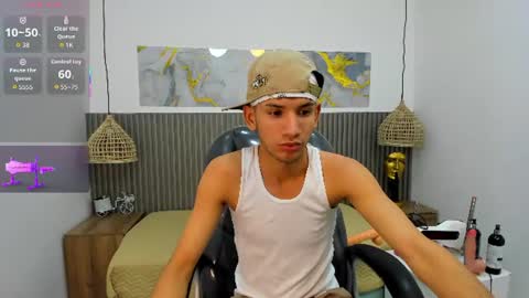 Snapshot of jdwhite18 chatting on June 22, 4:31 am jdwhite18 online show from June 22, 4:31 am