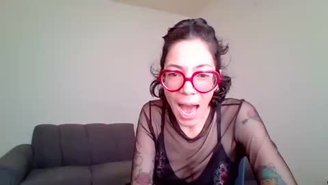 jeanneduval8888 online show from May 27, 11:35 pm