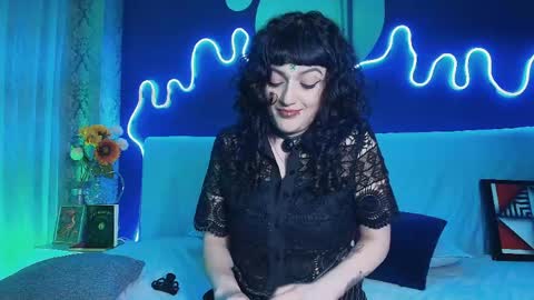Snapshot of jeannesabatier chatting on April 21, 1:42 am Jean online show from April 21, 1:42 am