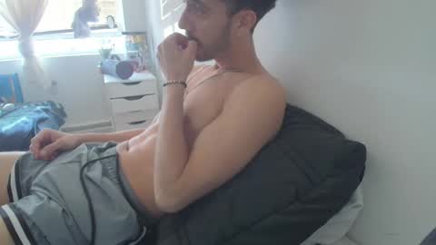 Snapshot of jeanpierbello7 chatting on April 24, 4:20 pm jean pier bello Silva online show from April 24, 4:20 pm