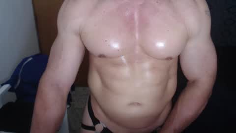 Snapshot of jefmuscletw chatting on May 14, 2:57 pm brayam online show from May 14, 2:57 pm