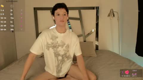 jei_7m online show from April 11, 8:57 pm