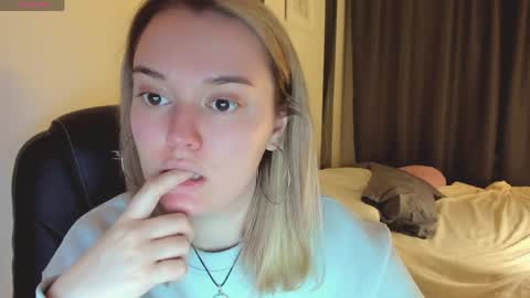 Snapshot of jeniceloveit_ chatting on April 25, 9:01 am Jenice online show from April 25, 9:01 am