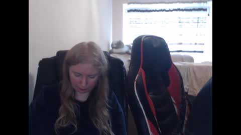 JenisAndPeter online show from April 1, 5:30 am