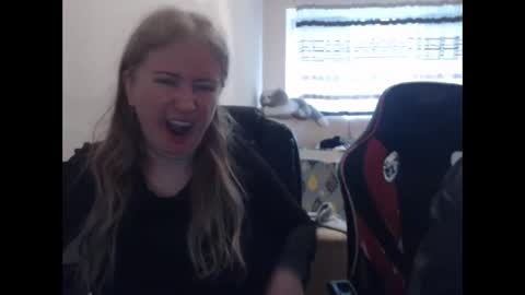 JenisAndPeter online show from April 5, 5:59 am