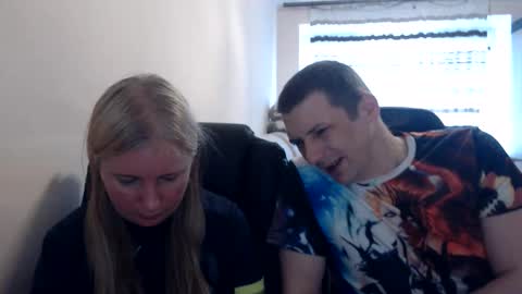 Snapshot of jenisandpeter chatting on June 5, 6:52 am JenisAndPeter online show from June 5, 6:52 am