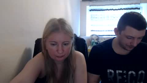 Snapshot of jenisandpeter chatting on June 19, 5:12 am JenisAndPeter online show from June 19, 5:12 am