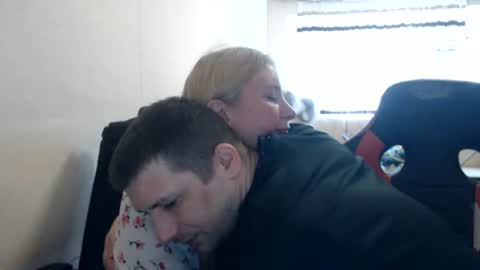 Snapshot of jenisandpeter chatting on June 26, 6:51 am JenisAndPeter online show from June 26, 6:51 am