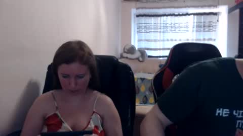 Snapshot of jenisandpeter chatting on July 2, 5:30 pm JenisAndPeter online show from July 2, 5:30 pm