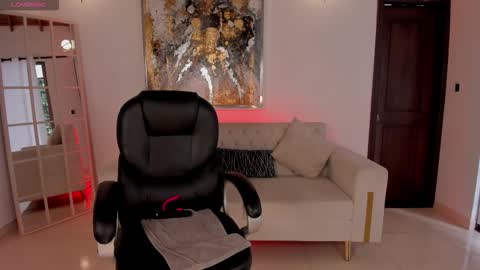 Jenna Olson  online show from February 26, 6:40 pm