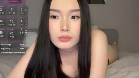 Snapshot of jennie_yung chatting on February 10, 5:33 am jennie_yung online show from February 10, 5:33 am