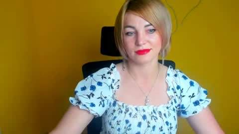 Jennifer online show from July 11, 11:57 am