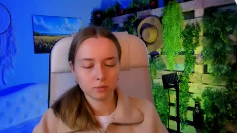 Snapshot of jennifergraces chatting on October 6, 9:40 am Jennifer online show from October 6, 9:40 am