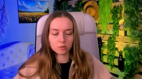 Snapshot of jennifergraces chatting on October 8, 10:46 am Jennifer online show from October 8, 10:46 am