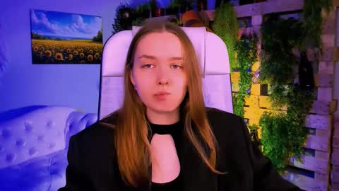 Snapshot of jennifergraces chatting on October 28, 8:40 am Jennifer online show from October 28, 8:40 am