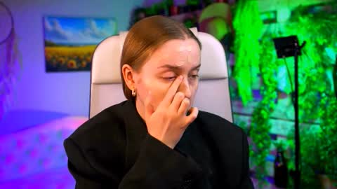 Snapshot of jennifergraces chatting on February 11, 12:21 pm Jennifer online show from February 11, 12:21 pm