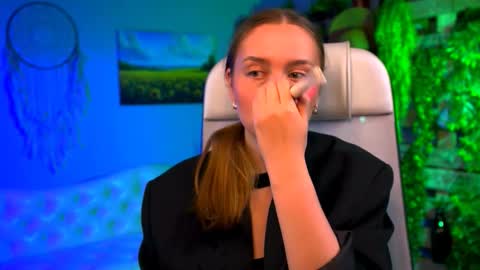 Snapshot of jennifergraces chatting on February 22, 7:12 pm Jennifer online show from February 22, 7:12 pm