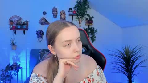 Jennifer online show from July 10, 11:07 pm