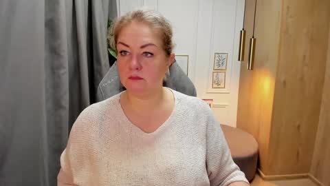 Jennifer online show from January 20, 7:14 pm