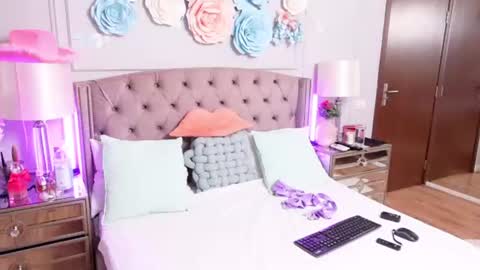 JenniferLovveX online show from June 18, 4:02 am