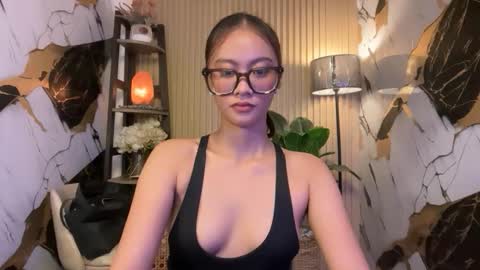 Snapshot of jenny_sweetgirlx chatting on June 7, 6:17 am jenny_sweetgirlx online show from June 7, 6:17 am