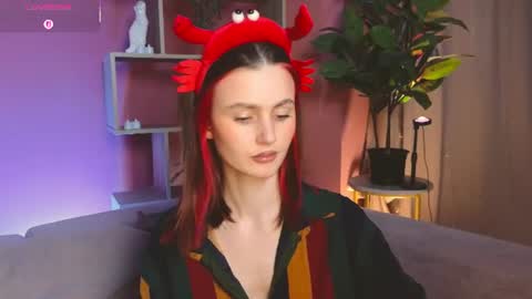 jennyfer_me online show from June 11, 12:25 pm